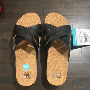 Brand new with tags!! Reef platform  Black Sandals with Cork Footbed!